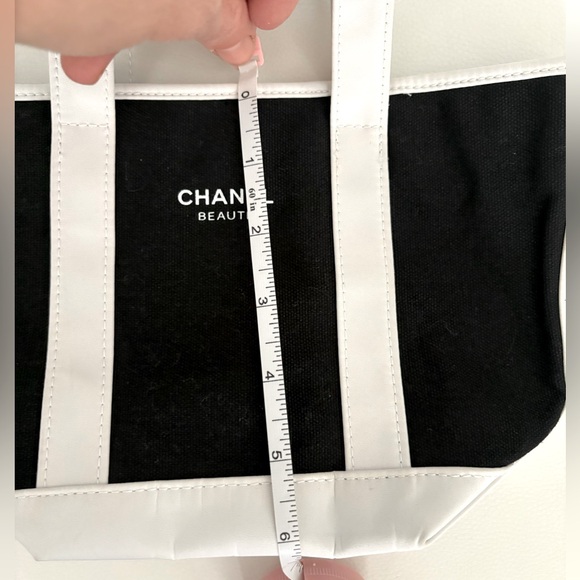 💯 Auth Canvas Mini Tote - Picture 3 of 16